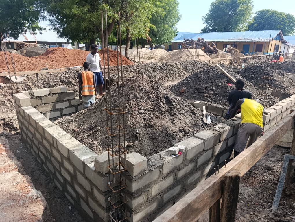 Doctors Without Borders Hospital Construction